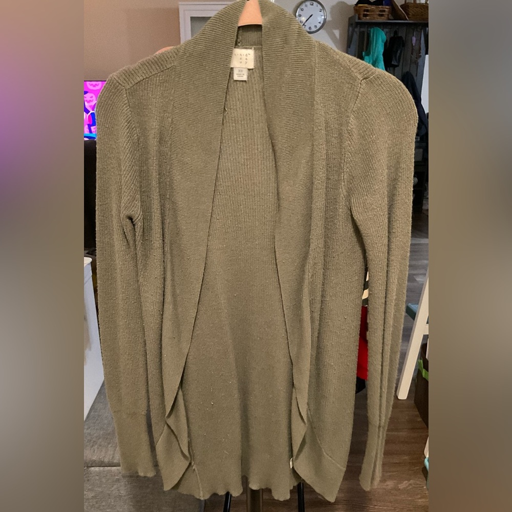 a.n.d eway Women’s Green Cardigan
